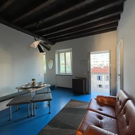 Newly Renovated Three-room شقة *