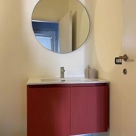 شقة Newly Renovated Three-room ميلان